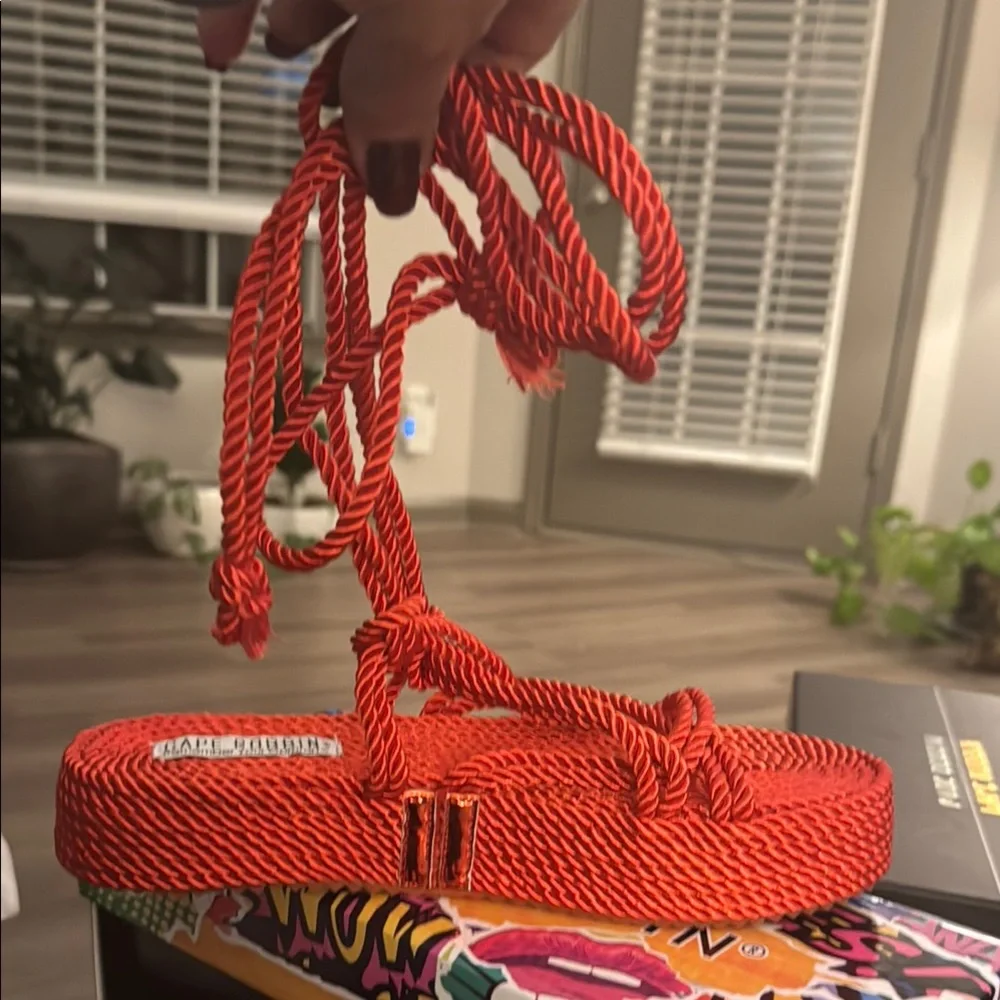 Cape Robbin Women's RED❣️Sandals BRAND NEW IN BOX❣️(pictured in Pink but RED)